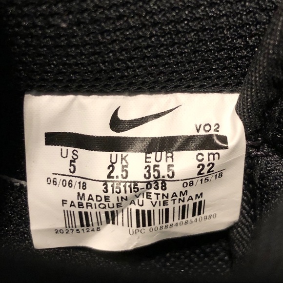 Urban Outfitters x Nike Air Force 1 ‘07 Sneaker - Picture 7 of 7